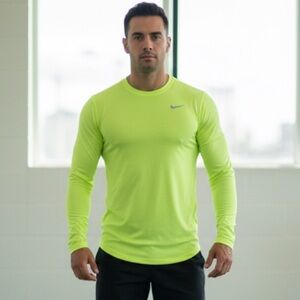 Nike men’s long sleeve Yellow dry fit XXL T-shirt